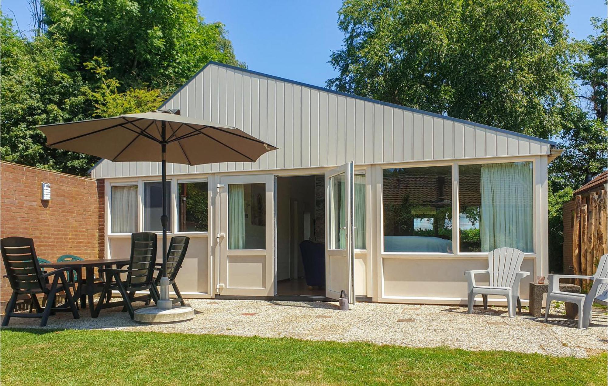 Nice Home In Warmenhuizen With Wifi Schoorldam Екстериор снимка